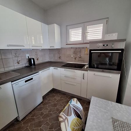 Kuca Za Odmor Coccoli Apartment Karlobag Luaran gambar