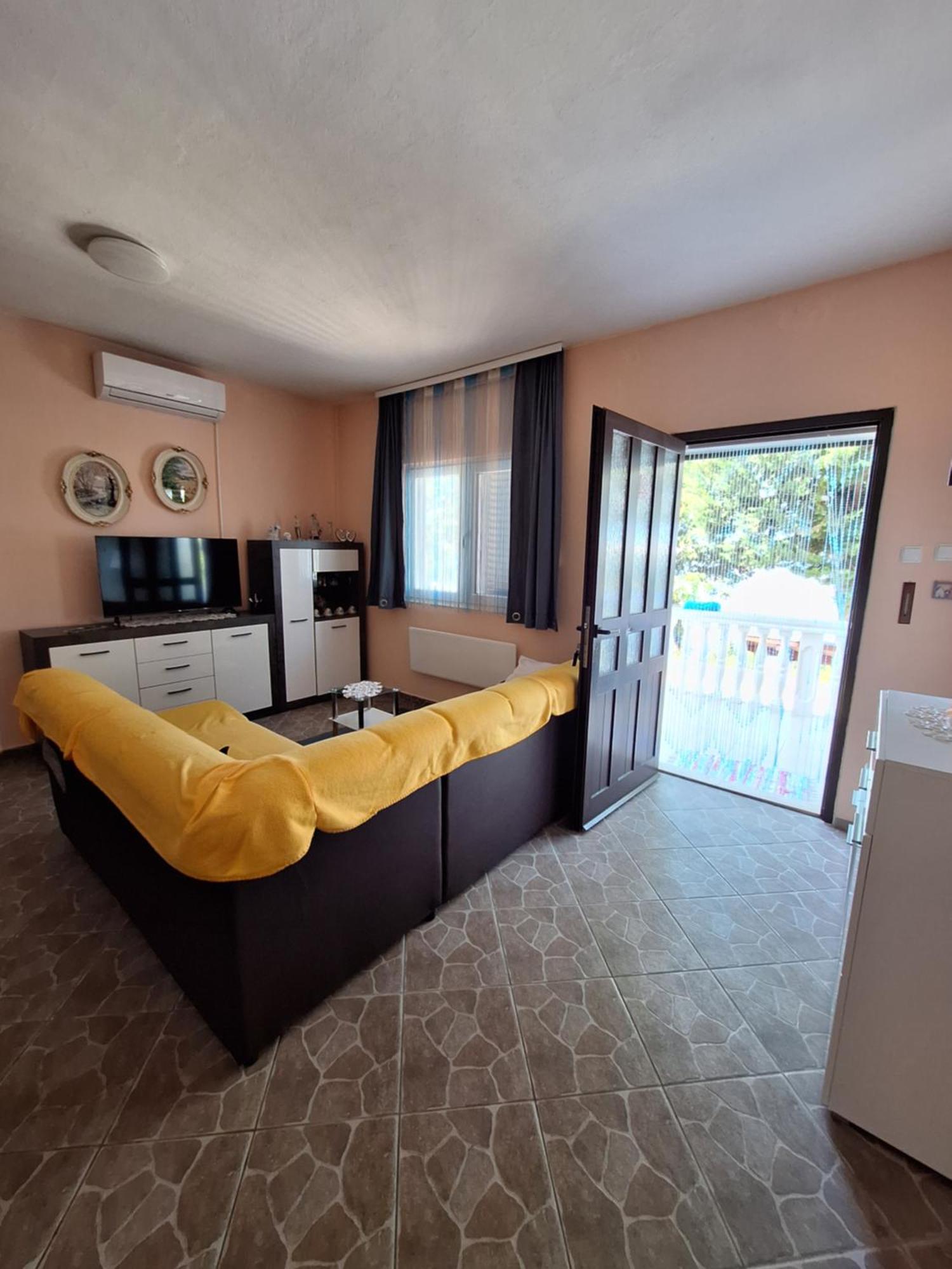 Kuca Za Odmor Coccoli Apartment Karlobag Bilik gambar